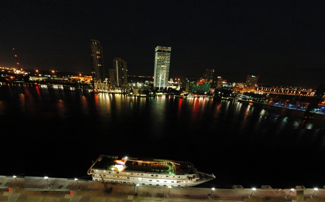 Jacksonville at night - early morning May 5, 2012 from Hyatt Regency 17th floor - Warren Dixon