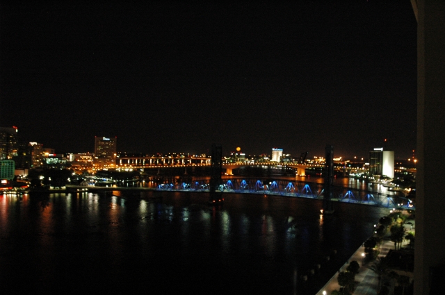 Moon setting over Jacksonville morning of May 5, 2012